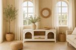 Komoda drewniana Windows biała z plecionką wiedeńską RTV - Item International 3
