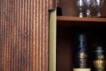 Komoda Gatsby barek na wino 125 cm drewno mango - Invicta Interior 6