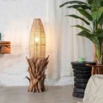 Lampa podłogowa Oceanica z drewna - Item International 2
