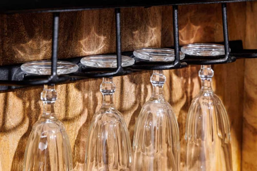Komoda barek na wino Golden Sunset drewniana mango biała - Invicta Interior