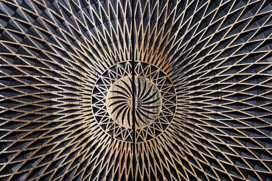Komoda drewniana Illusion 177 cm drewno mango czarna - Invicta Interior