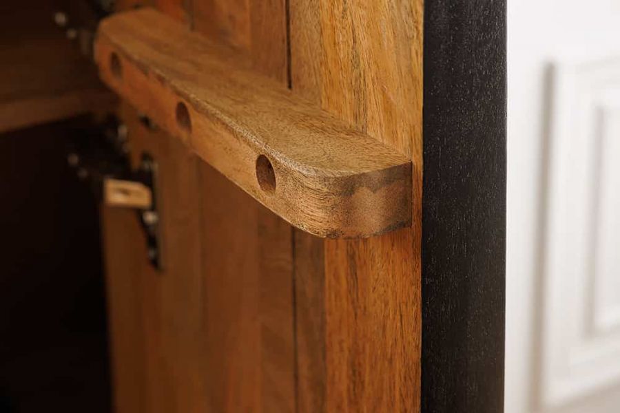 Komoda drewniana Voodoo Face 120 cm - Invicta Interior