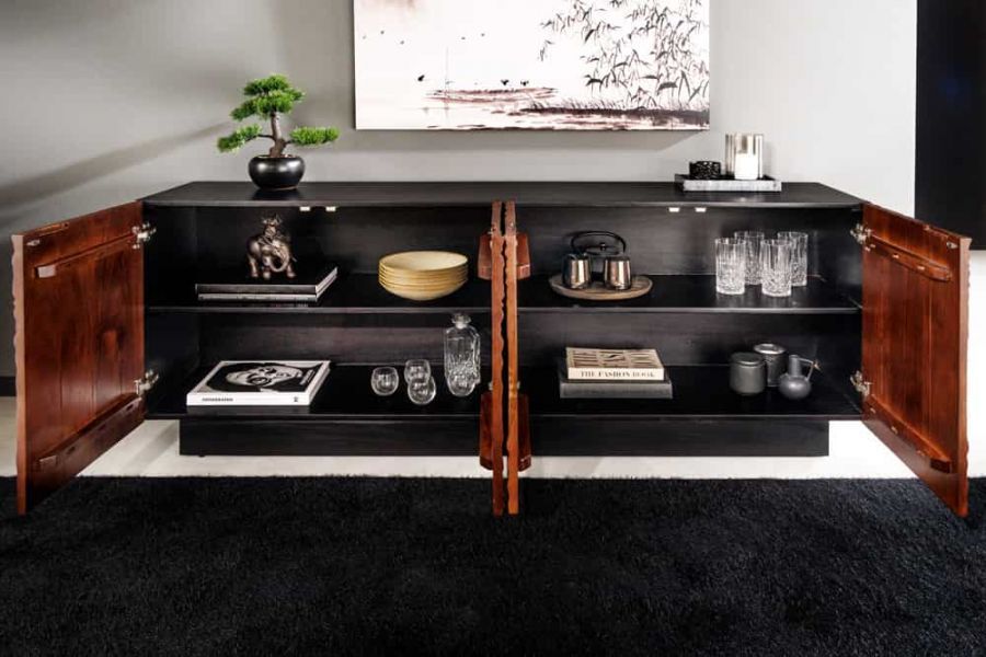 Komoda Fluid 175 cm brązowa z drewna akacjowego  - Invicta Interior