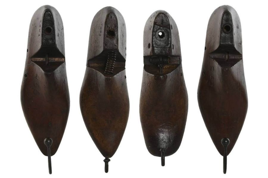 Wieszak ścienny drewniany Shoe  - Item International